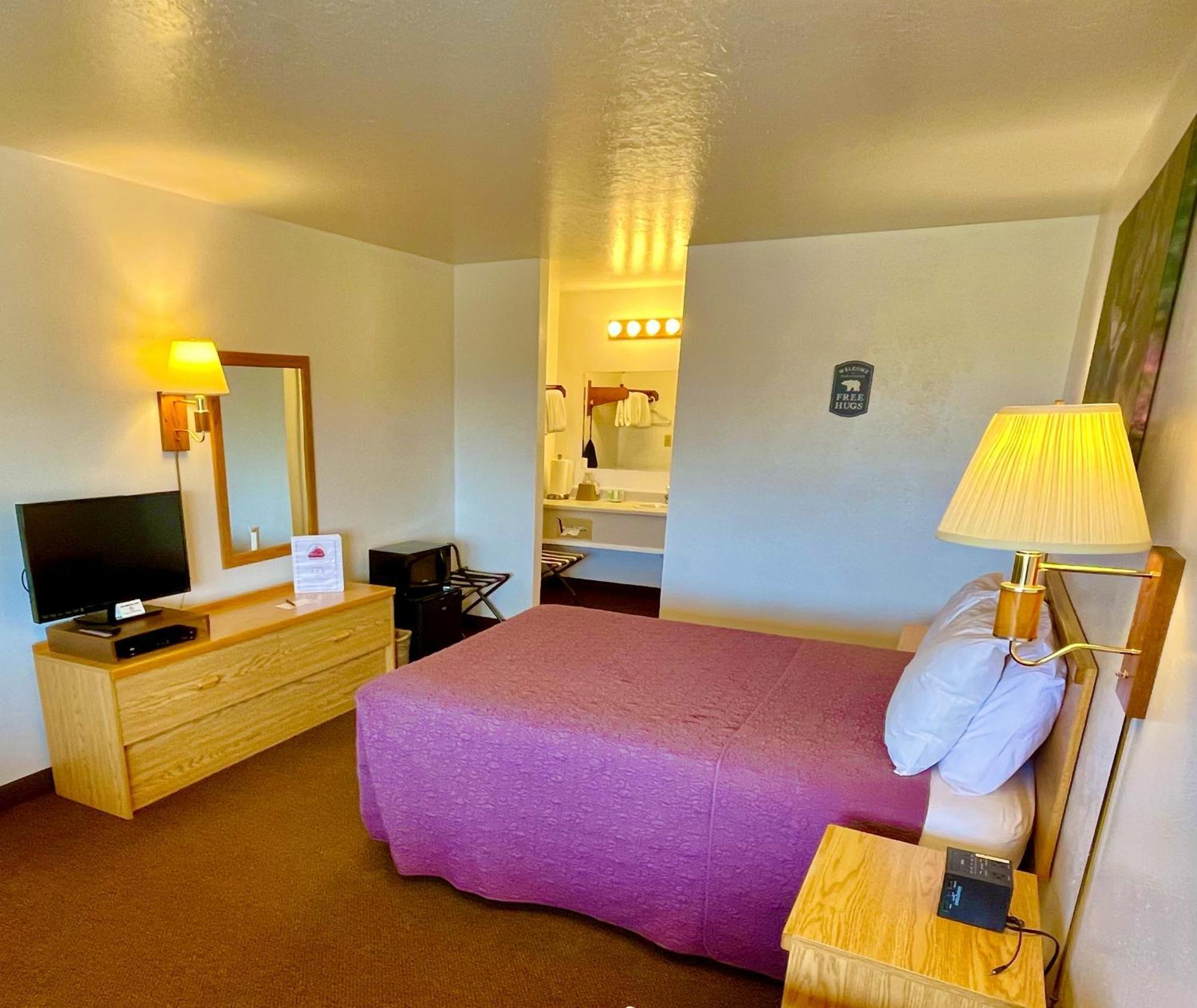 Red Bear Inn Ennis Extérieur photo